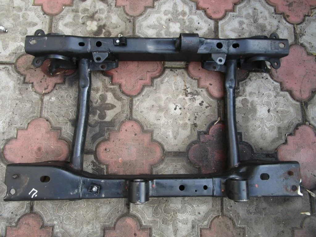 Подрамник передний Mercedes-Benz