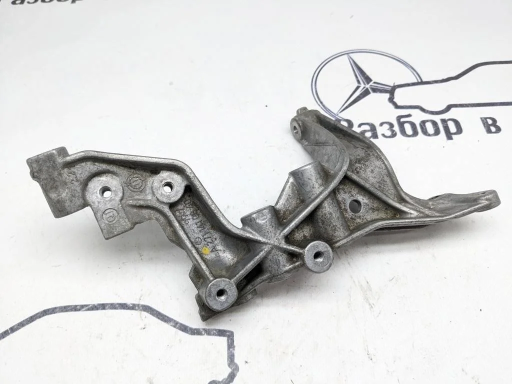 Кронштейн Mercedes-Benz