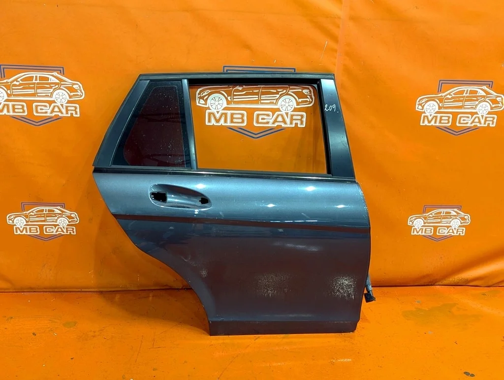 Дверь задняя правая Mercedes-Benz
