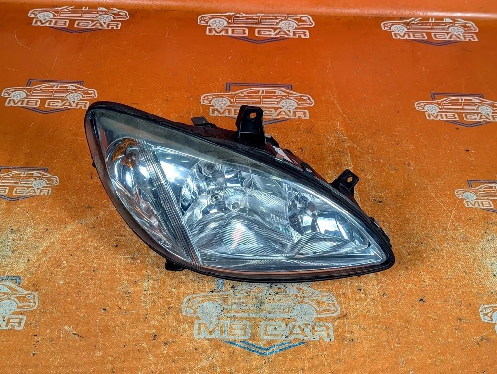 Фара правая Mercedes-Benz