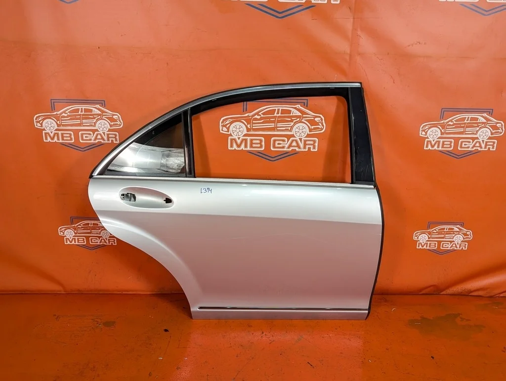 Дверь задняя правая Mercedes-Benz