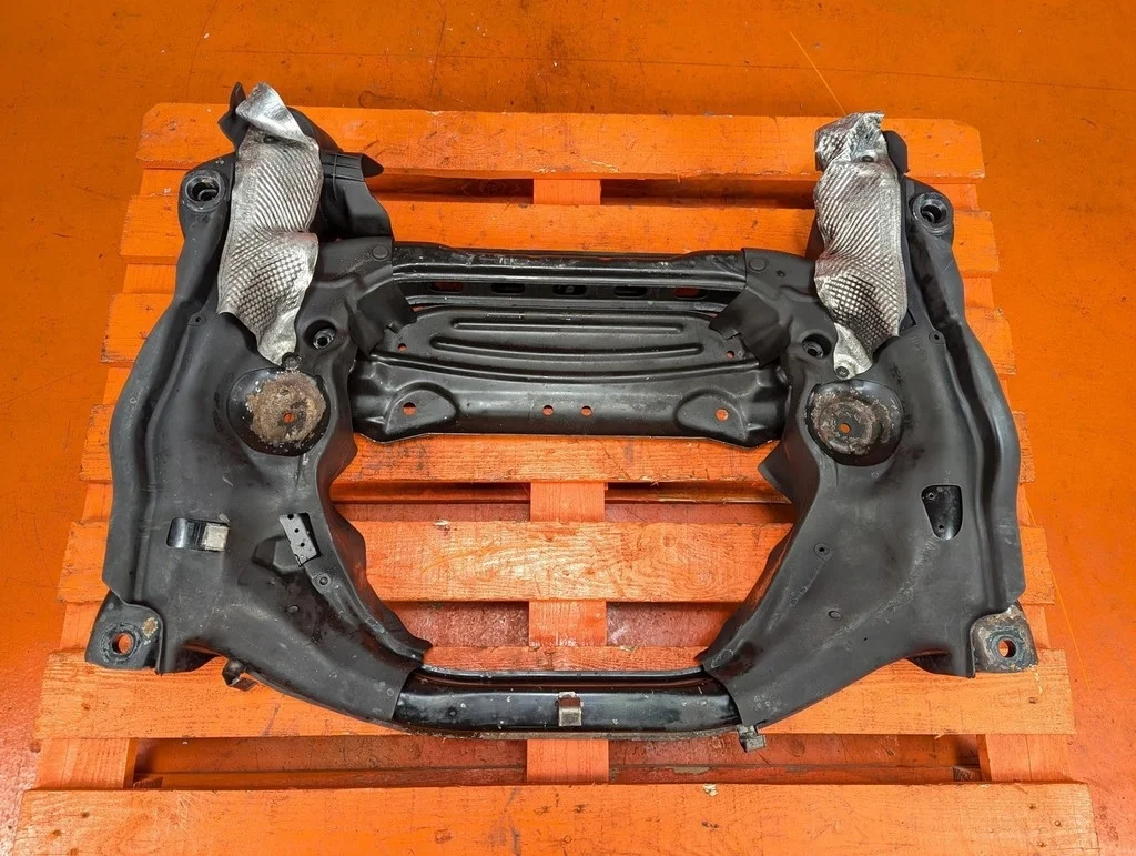 Подрамник передний Mercedes-Benz