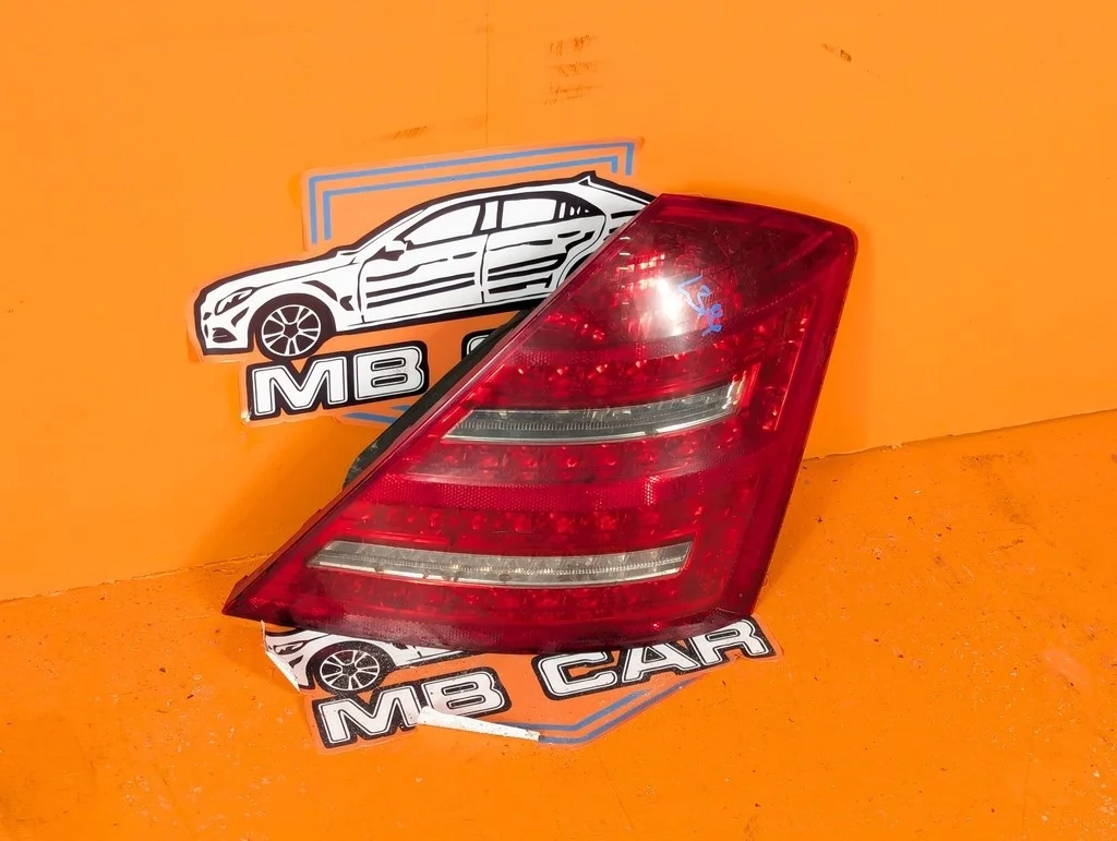 Фонарь задний правый Mercedes-Benz