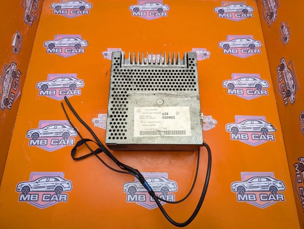 Усилитель звука Mercedes-Benz