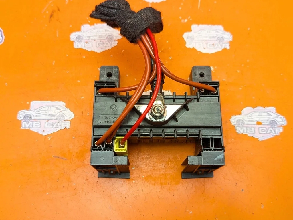 Блок предохранителей Mercedes-Benz