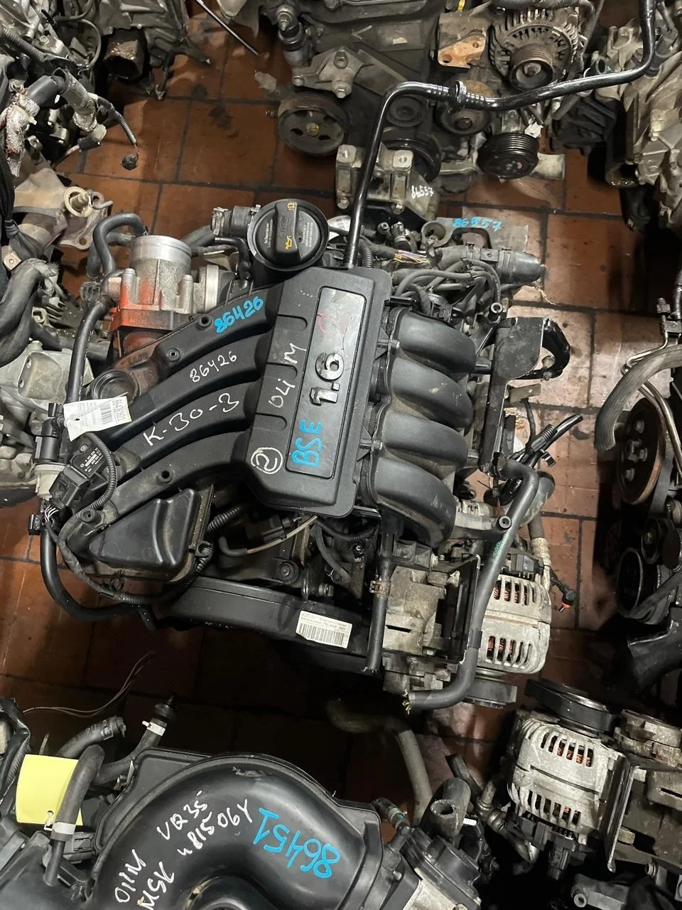 Двигатель Skoda Octavia 2008-2013 06A100043P A5 BSE