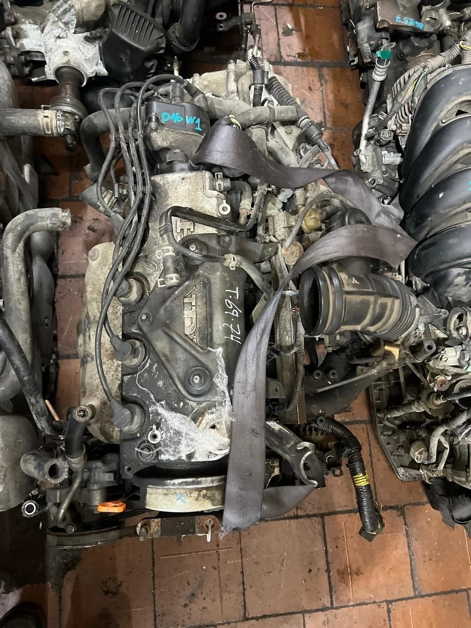 Двигатель Honda HR-V 1999-2006 10002PELE00 D16W1