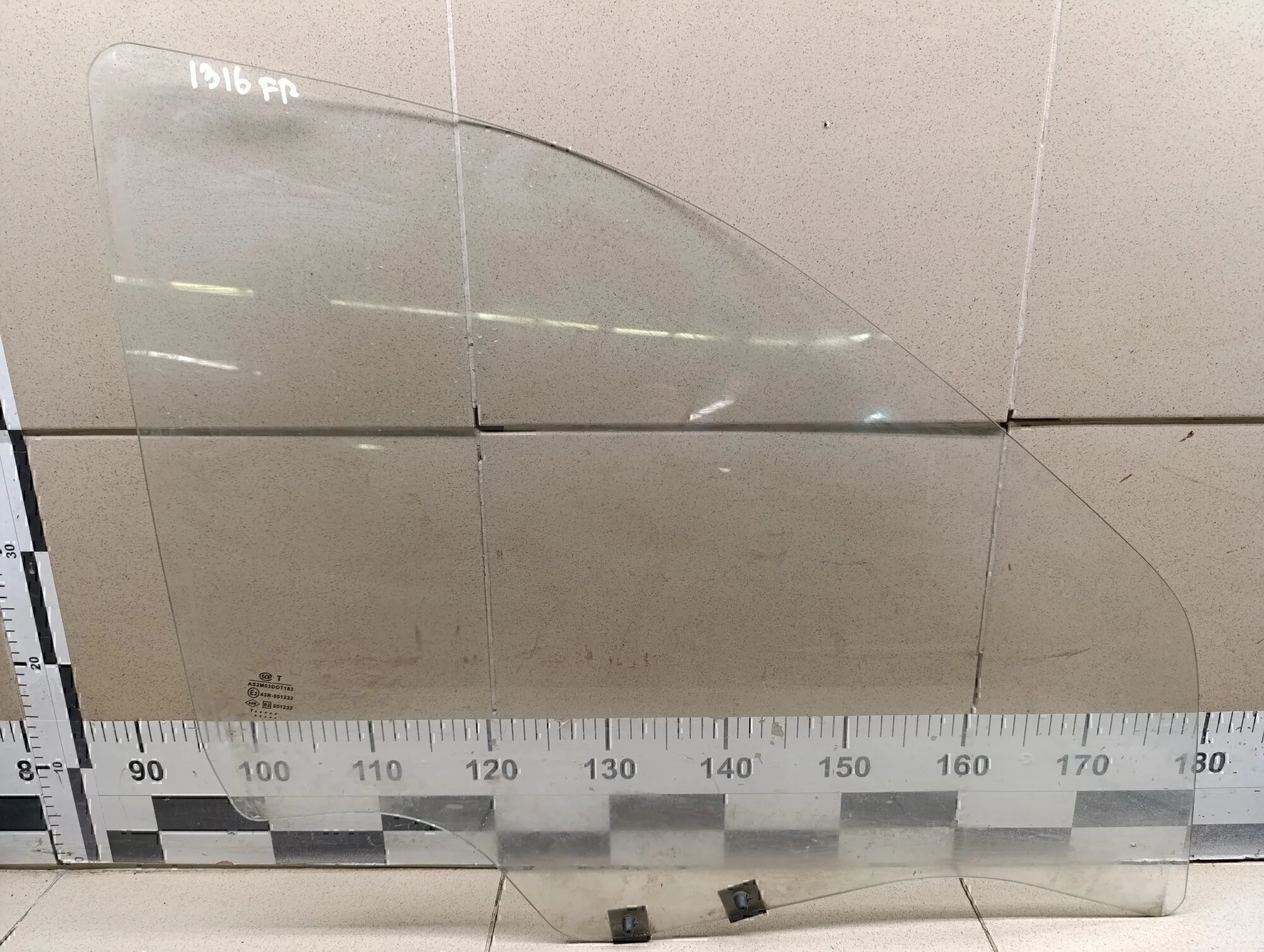 Стекло двери передней правой Logan 2005-2014