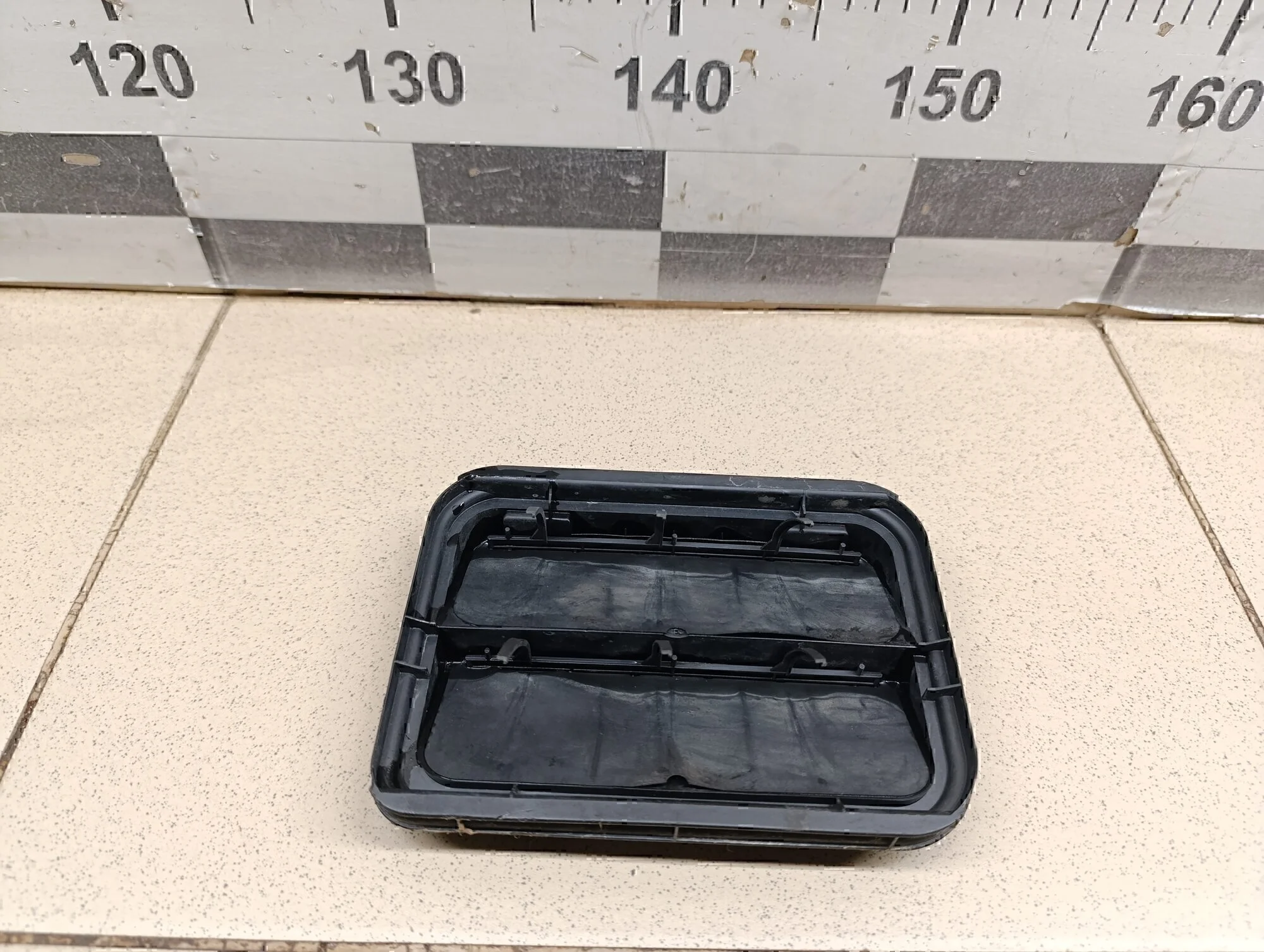 Решетка вентиляционная Duster 2012>