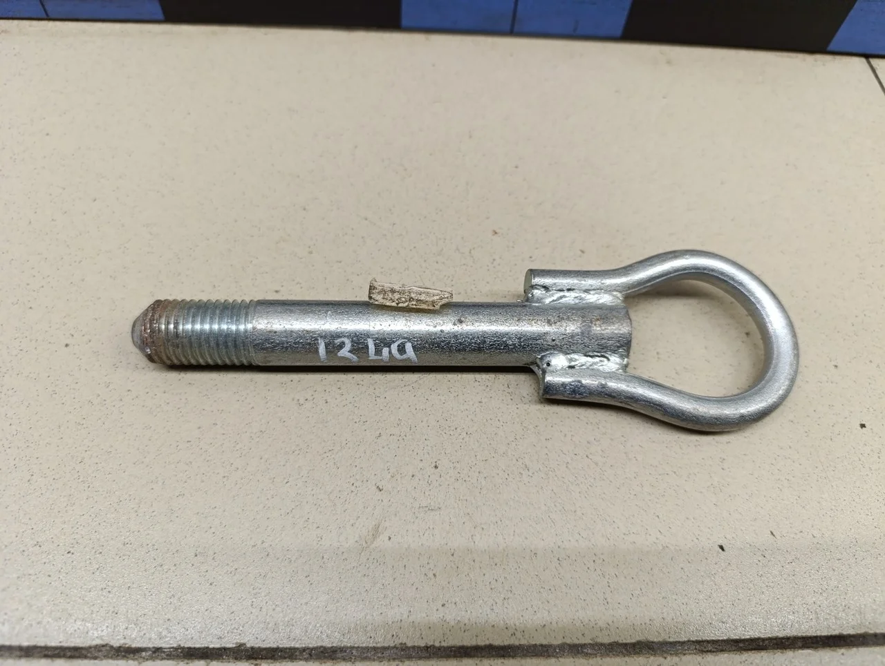 Крюк буксировочный  Logan 2005-2014