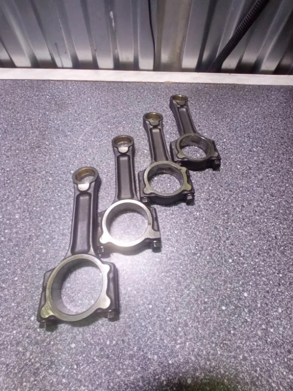 Шатун Renault Megane