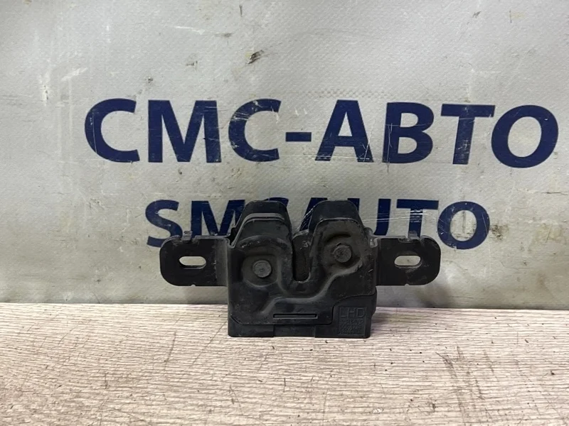 Замок капота Volvo XC70 31298609 ХС70 3.2