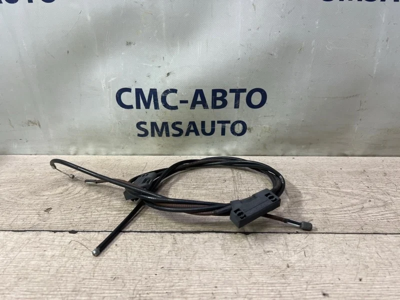 Трос капота Volvo XC70 30671768 ХС70 3.2