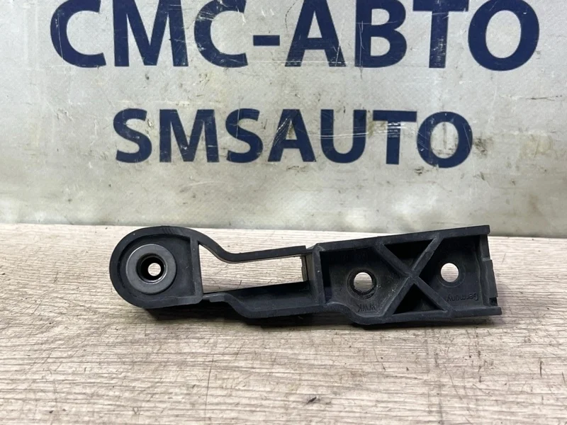 Кронштейн бампера Audi A6 4F0807771 C6 3.0 CAJ, передний левый