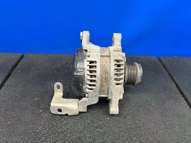 Генератор Toyota Camry 2021 270600P430 GSV70 3.5 2GR-FKS