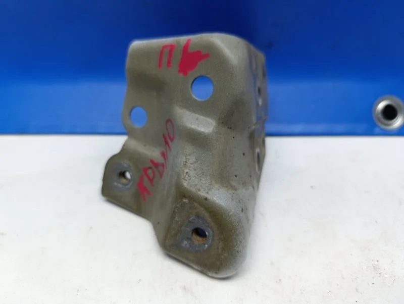 Кронштейн крыла Toyota Camry 2021 5383633120 GSV70 3.5 2GR-FKS, передний левый