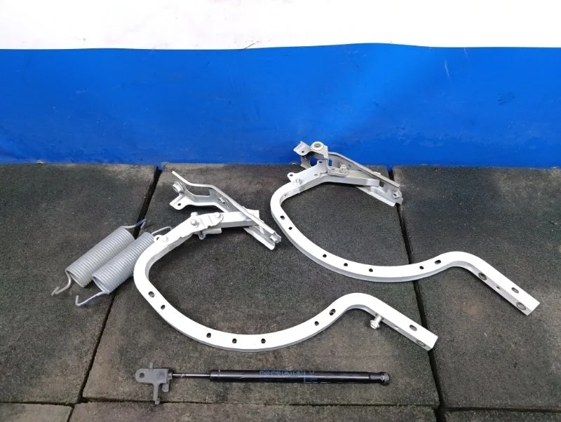 Петля крышки багажника Toyota Camry 2021 6452033071 GSV70 3.5 2GR-FKS, задняя