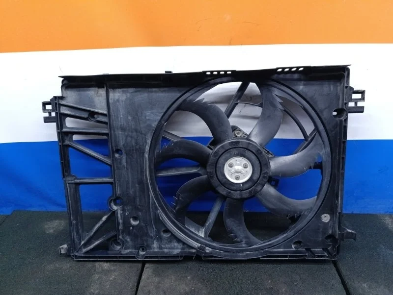 Диффузор вентилятора Toyota Camry 2021 1638031010 GSV70 3.5 2GR-FKS