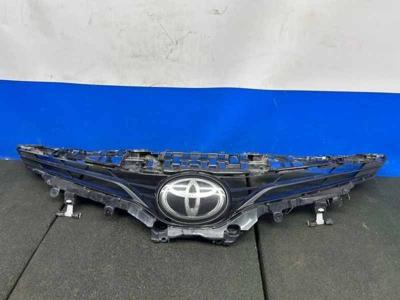 Решетка радиатора со значком Toyota Camry 2021 5310133620 GSV70 3.5 2GR-FKS