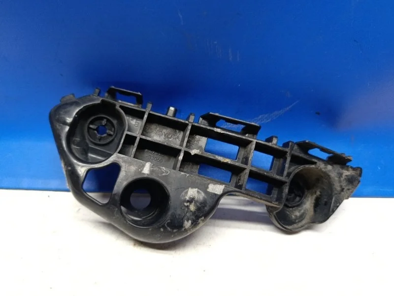 Кронштейн бампера Toyota Camry 2021 5253633060 GSV70 3.5 2GR-FKS, передний левый