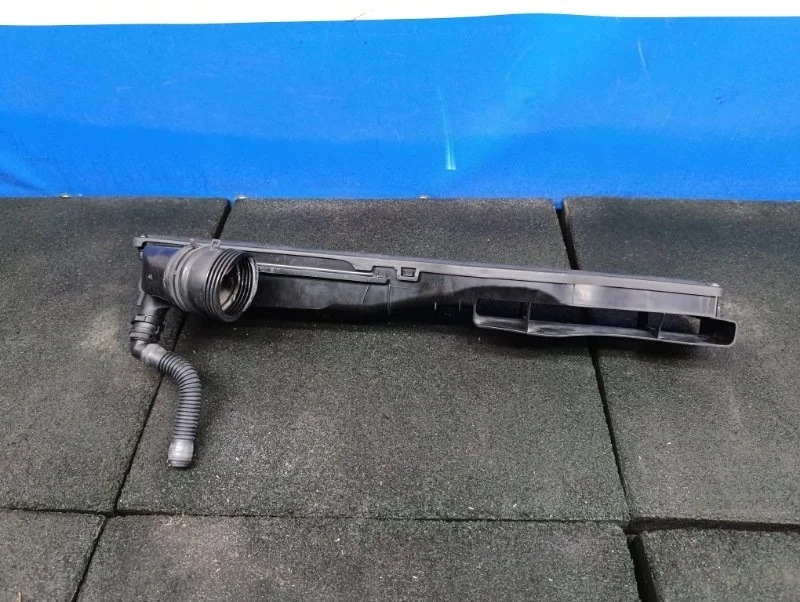 Воздухозаборник Volkswagen Golf 7 Sportsvan 2017 5Q0129254B 1.4 CZD