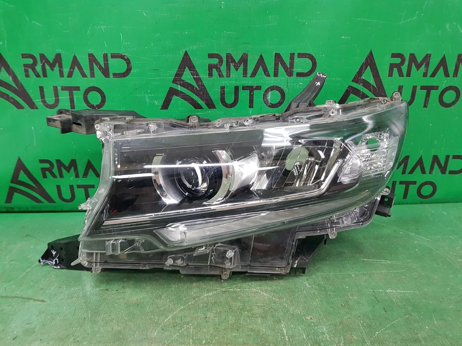 Фара TOYOTA LAND CRUISER PRADO 2017-нв 150