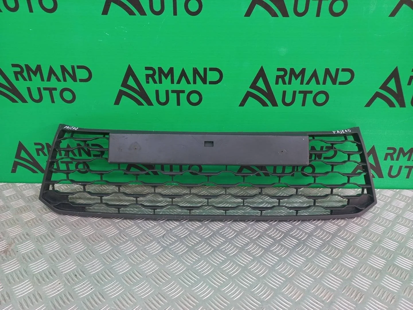 Решетка бампера Mitsubishi Pajero Sport 2015-2021 3