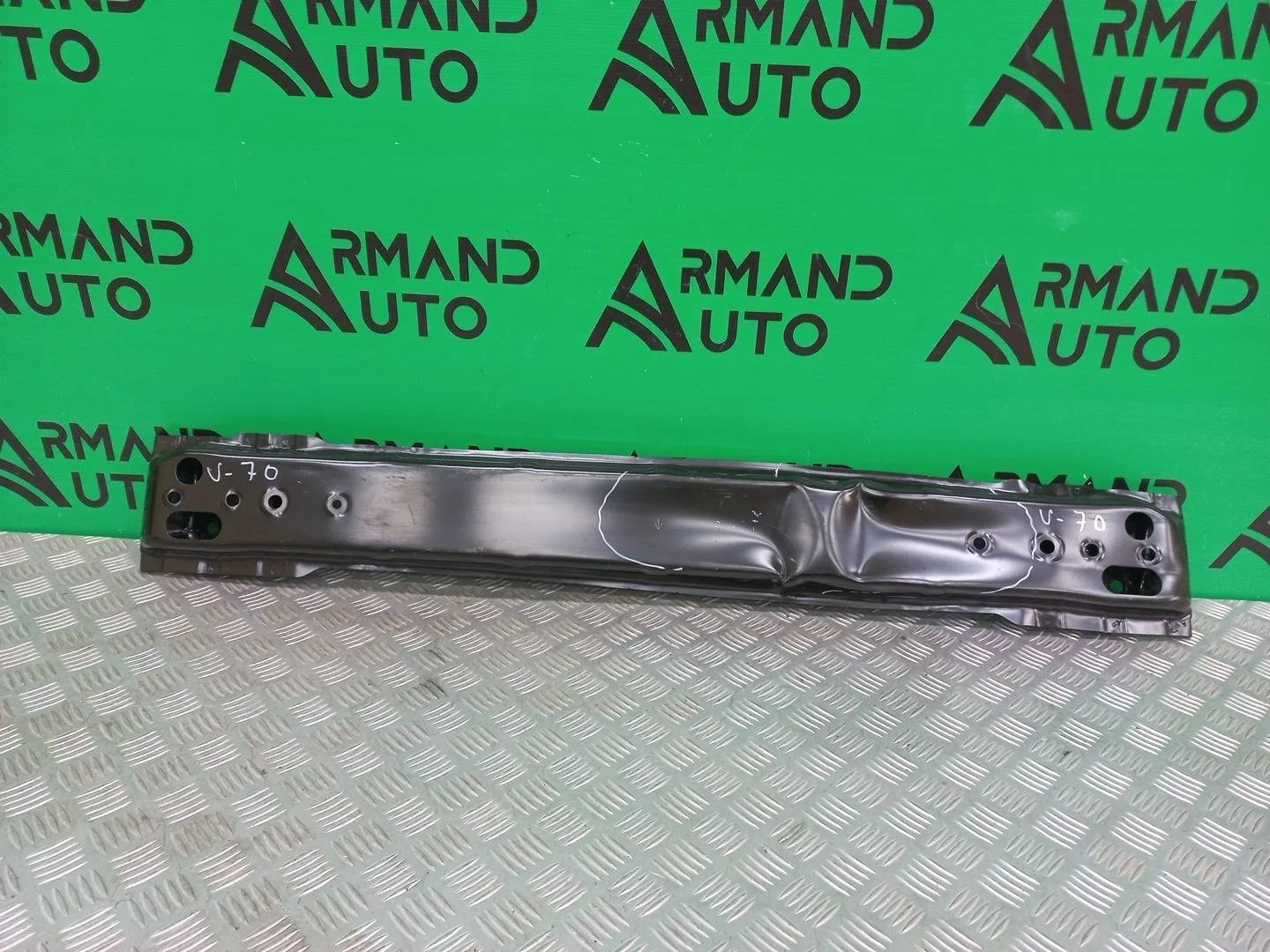 Усилитель бампера Toyota Camry 2017-нв 8 XV70