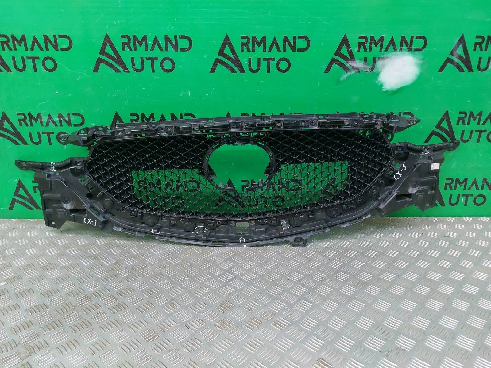 Решетка радиатора Mazda CX-5 2017-нв