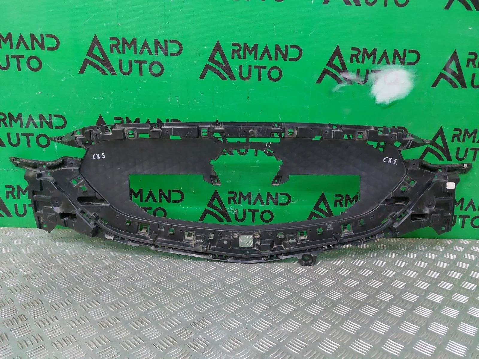 Решетка радиатора Mazda CX-5 2017-нв