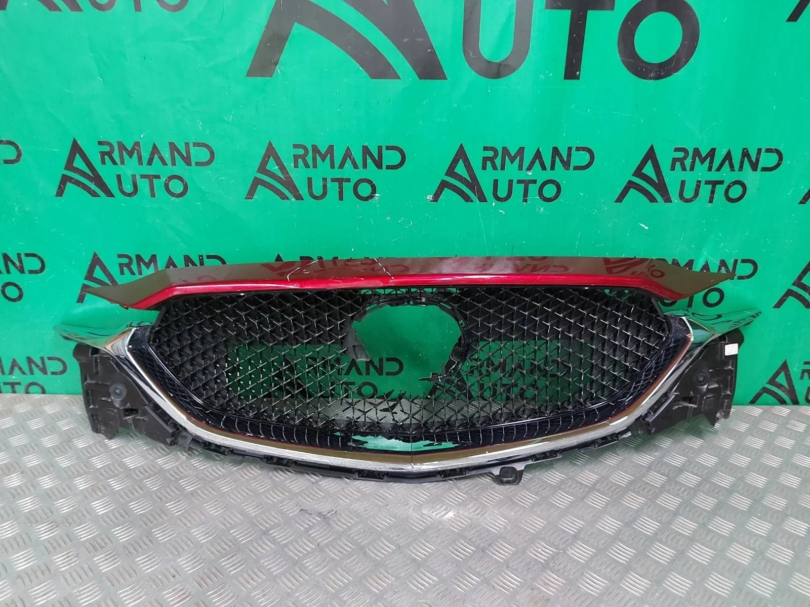 Решетка радиатора Mazda CX-5 2017-нв