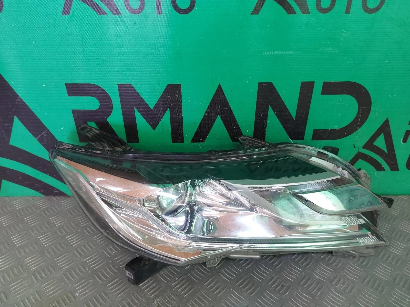 Фара Mitsubishi Pajero Sport 2015-2021 3