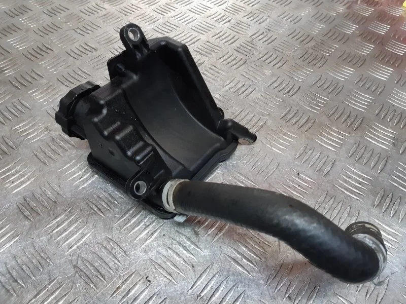 Бачок гидроусилителя Mercedes W204