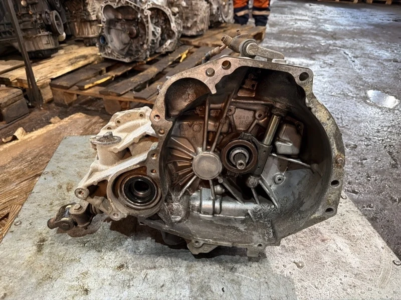 МКПП Nissan Almera 2001-2012 320104M506 N16