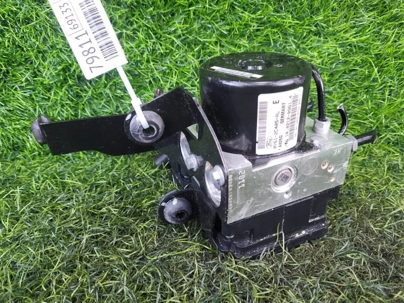 Блок ABS Ford Focus 3 2014 BV612C405AL CB8 MGDA