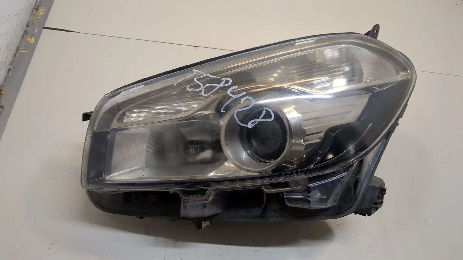 Фара (передняя) Nissan Qashqai 2006-2013 Джип (5-дверный) КПП 6-ст.мех.(МКПП) K9K Дизель 1.5 л