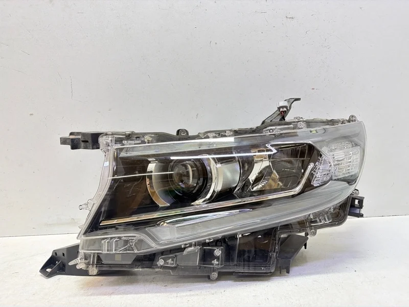 Фара Toyota Land Cruiser Prado 2017-2023 150