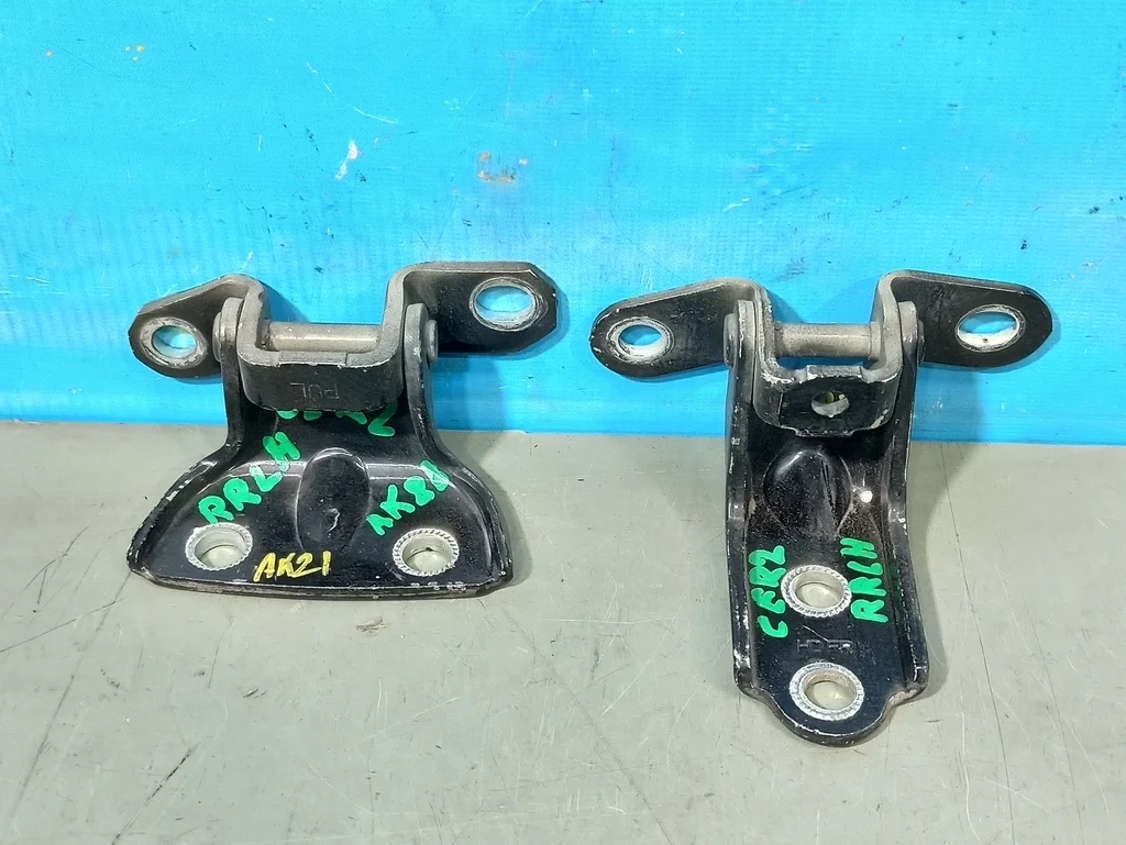 петли двери Kia Cerato 2 TD 2008-2013  02.05.2012