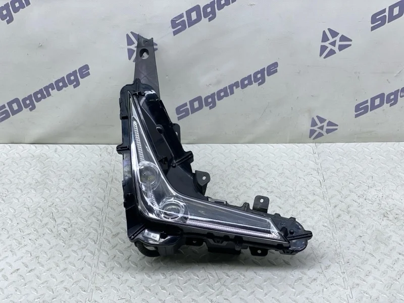 Фара противотуманная Lexus LX 2016- 8136060070 3, передняя правая