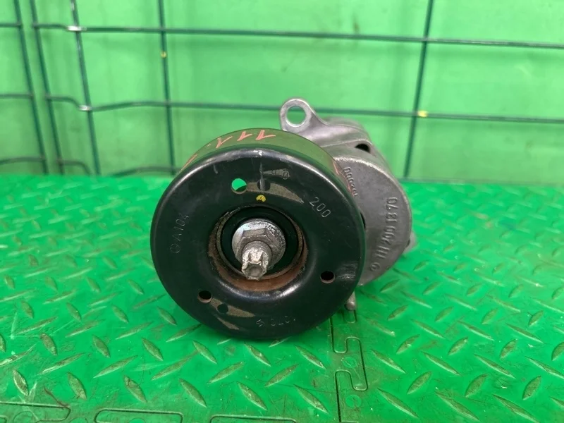 Натяжитель приводного ремня Mercedes-Benz W203