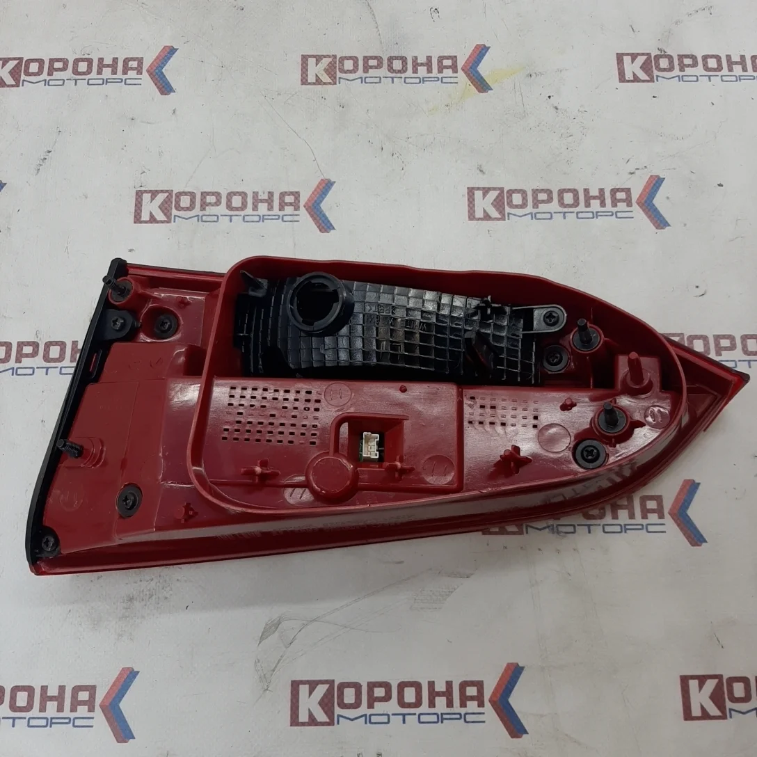Фонарь задний левый в крышку багажника (диоды) Уценка Уценка 2 ,дефект стекла,надломены крепления
