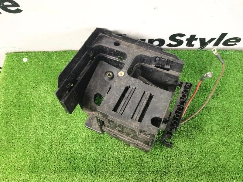 Кронштейн блока предохранителей AUDI RS Q3 2014 8U