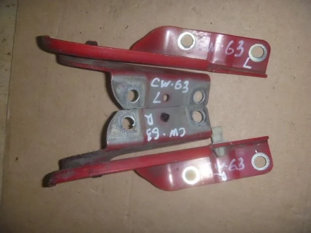 Б.у. петля капота (2шт) MITSUBISHI OUTLANDER XL CW6W MITSUBISHI OUTLANDER XL CW6W 6B31 2006