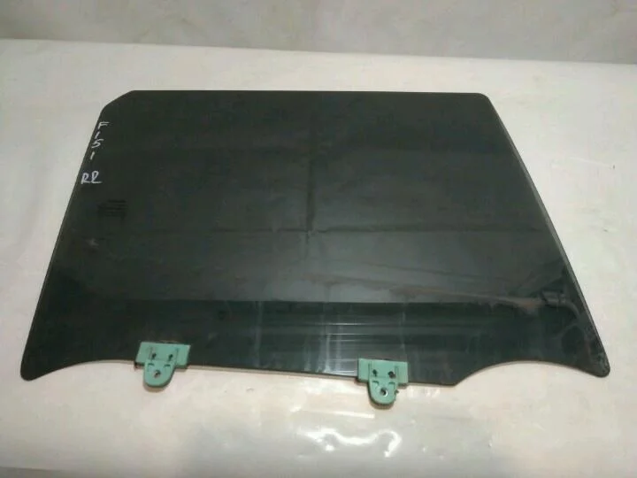 Б.у. стекло двери NISSAN JUKE F15E NISSAN JUKE F15E HR16 2012