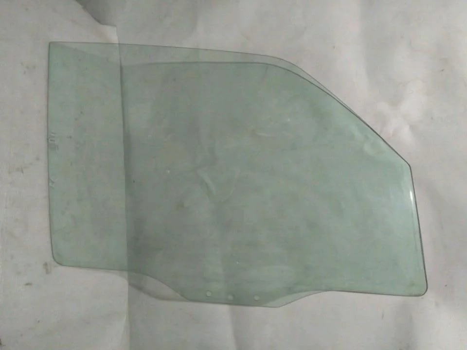 Б.у. стекло двери MITSUBISHI PAJERO V98W MITSUBISHI PAJERO V98W 4M41 2008