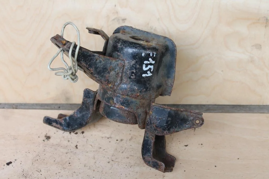 Б.у. опора двигателя TOYOTA COROLLA ZRE151 TOYOTA COROLLA ZRE151 1ZR-FE 2006-2013