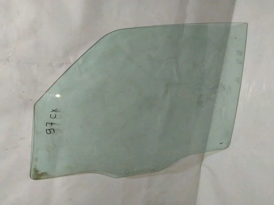 Б.у. стекло двери MITSUBISHI PAJERO V97W MITSUBISHI PAJERO V97W 6G75 2008