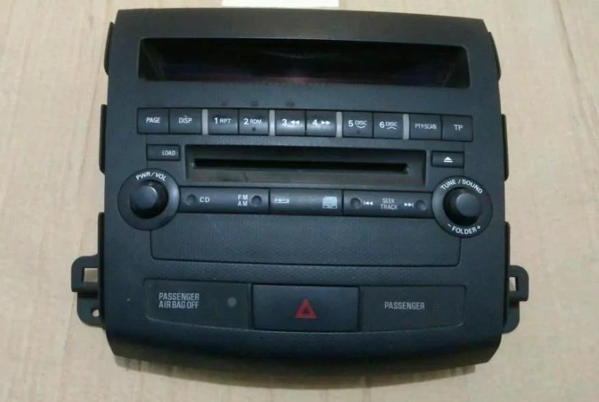 Б.у. панель магнитолы MITSUBISHI OUTLANDER XL CW6W MITSUBISHI OUTLANDER XL CW6W 6B31 2006