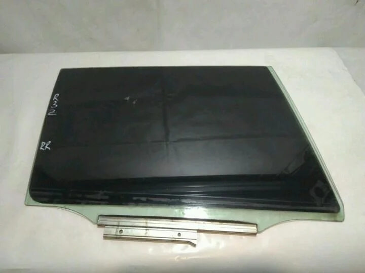 Б.у. стекло двери TOYOTA RAV4 ZSA30 TOYOTA RAV4 ZSA30 3ZR-FAE 2011