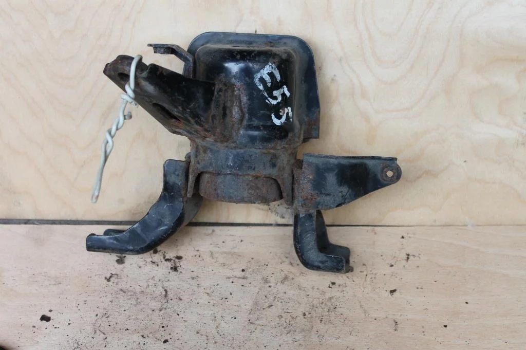 Б.у. опора двигателя TOYOTA COROLLA ZRE151 TOYOTA COROLLA ZRE151 1ZR-FE 2006-2013